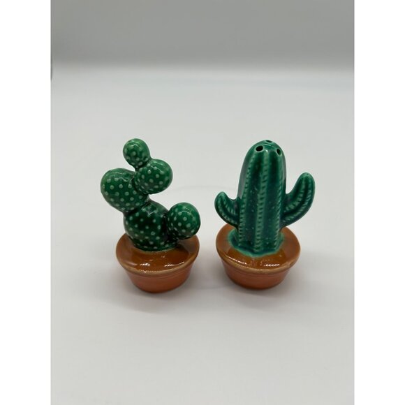 Desert Cactus In Pot Salt & Pepper Shakers 3 1/4" Tall Southwest - Picture 13 of 13